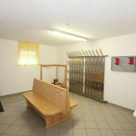 In Kaltenbach Near Lift * シュトゥンム